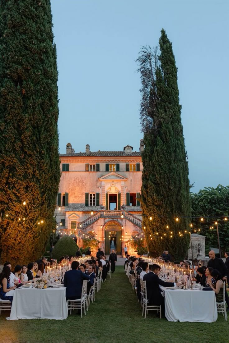 Villa toscana al crepuscolo